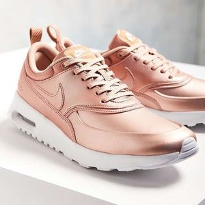 Nike air max Thea in metallic pink.